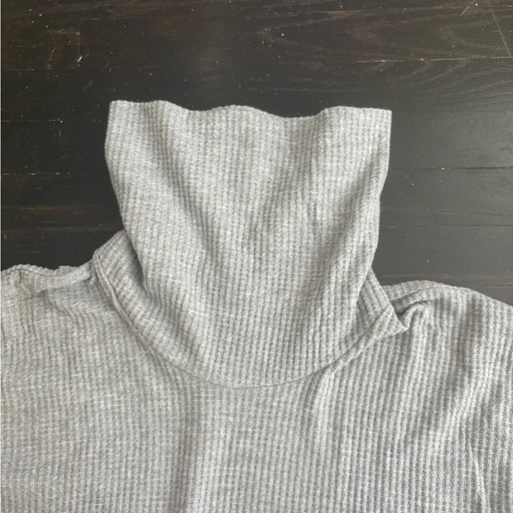 NWOT Loft Light Gray Turtleneck Waffle Knit Sweater, Size S - Picture 4 of 5
